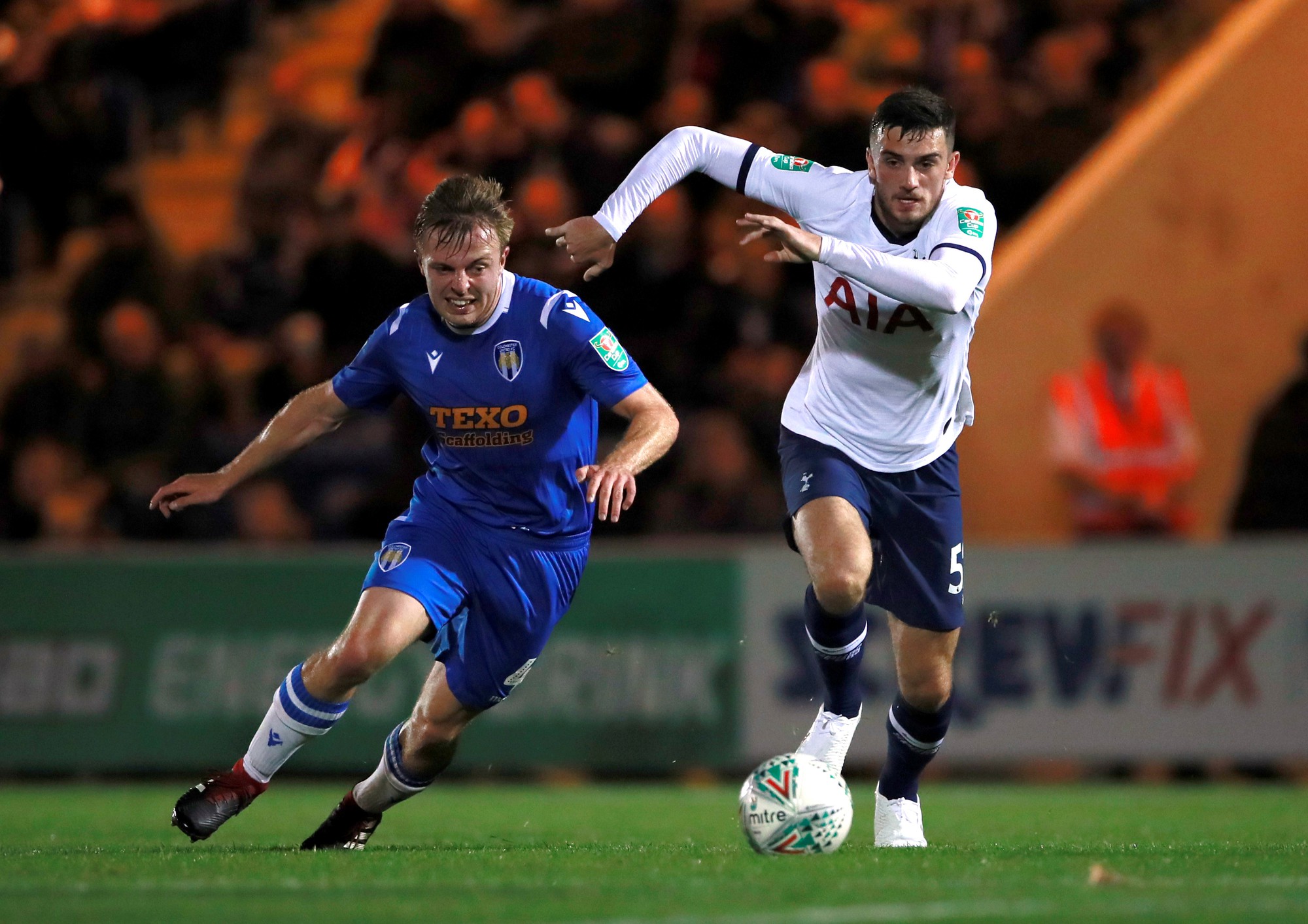 Đội bóng Hạng tư gây sốc ở League Cup, loại Tottenham trên chấm luân lưu - Ảnh 2.