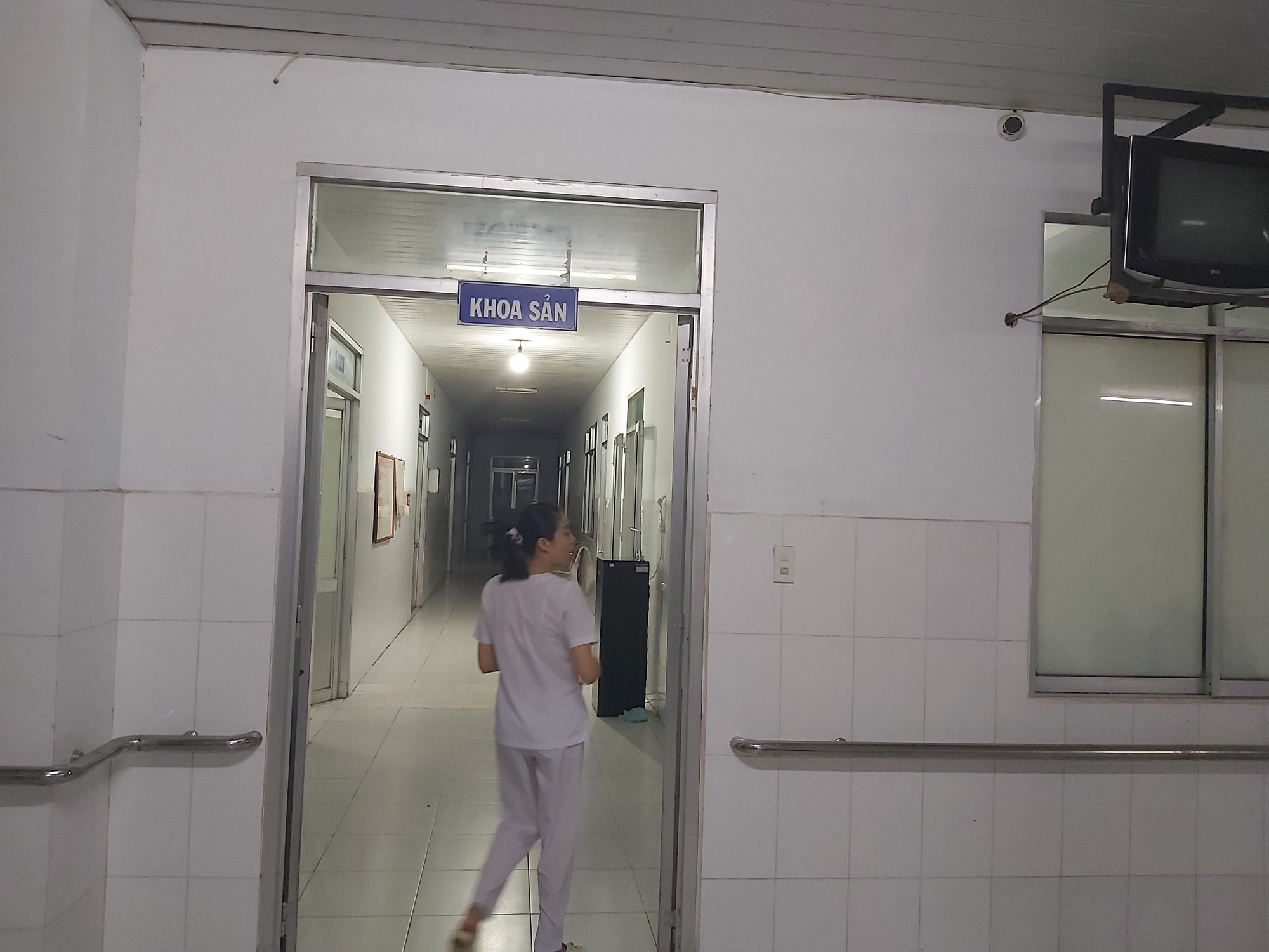 T&igrave;m người th&acirc;n b&eacute; g&aacute;i bị bỏ rơi sau khi sinh tại bệnh viện ở Ph&uacute; Quốc - Ảnh 1.