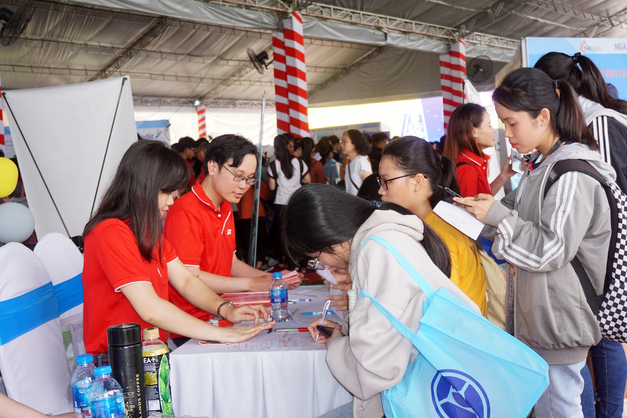 7.000 đầu việc chờ sinh viên, người lao động - Ảnh 1.