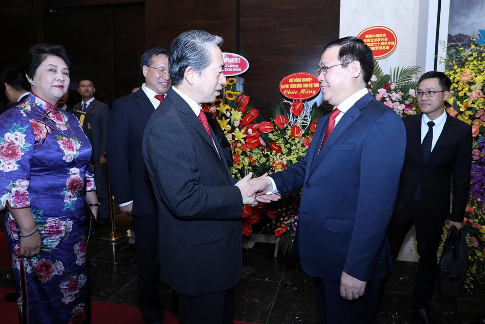 Phó Thủ tướng Vương Đình Huệ dự kỷ niệm quốc khánh Trung Quốc