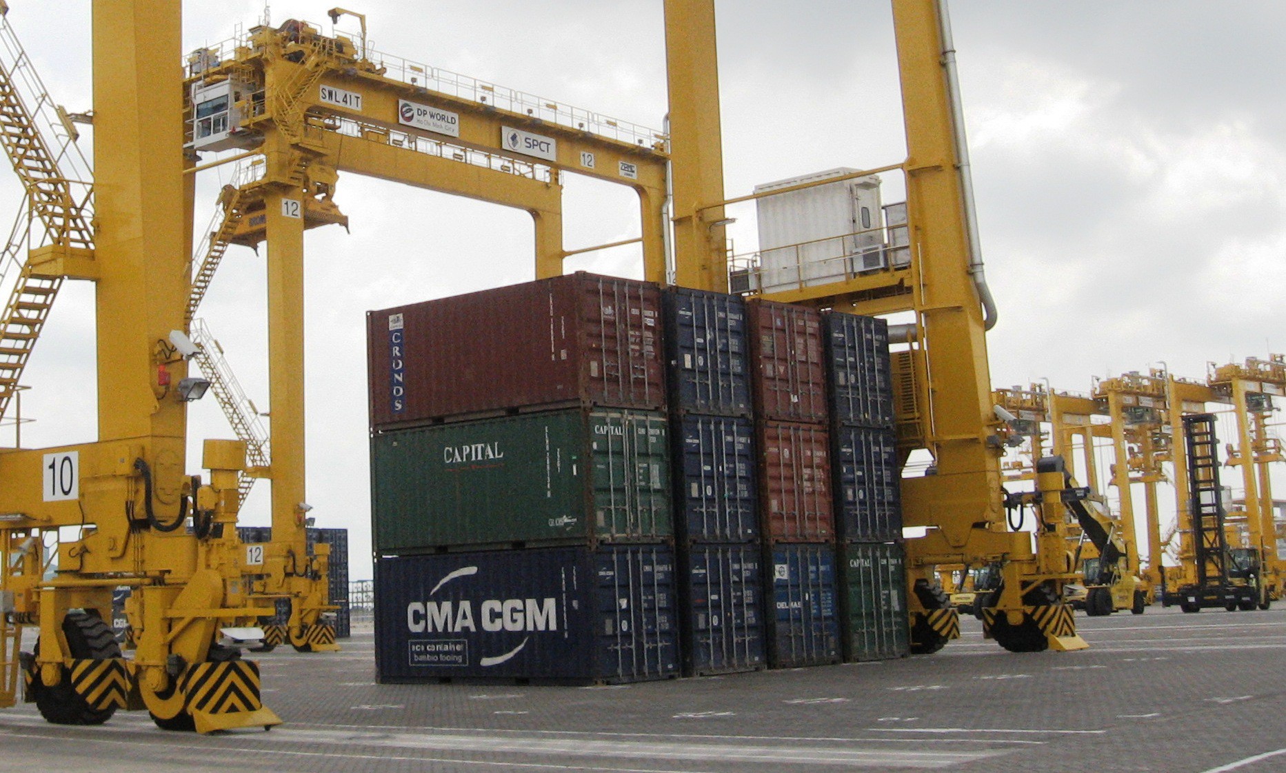 Việt Nam tiếp tục tăng trưởng kinh tế nhanh nhất Đông Nam Á