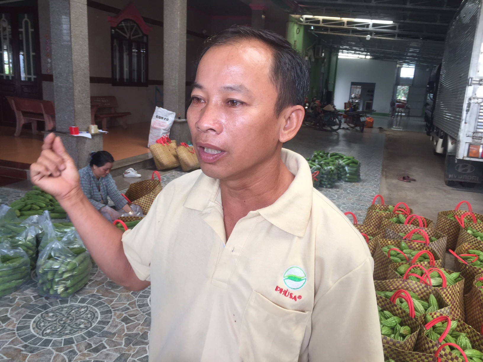 Ngỡ ng&agrave;ng với n&ocirc;ng d&acirc;n Củ Chi trồng rau an to&agrave;n c&oacute; đến 4 chiếc &ocirc;t&ocirc; - Ảnh 4.