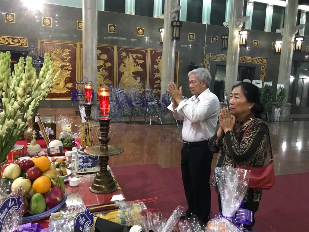 H&agrave;ng trăm người tiễn đưa Anh h&ugrave;ng phi c&ocirc;ng Nguyễn Văn Bảy về đất mẹ - Ảnh 3.