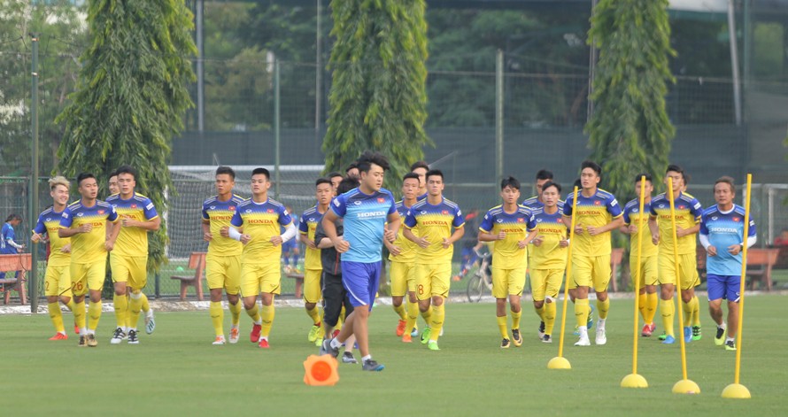 Cận cảnh buổi tập nhẹ nh&agrave;ng, vui vẻ của Đội tuyển U23 Việt Nam - Ảnh 2.