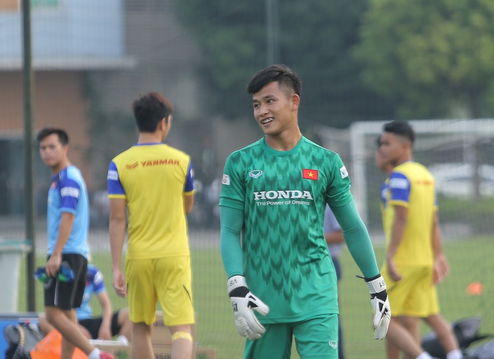 Cận cảnh buổi tập nhẹ nh&agrave;ng, vui vẻ của Đội tuyển U23 Việt Nam - Ảnh 8.