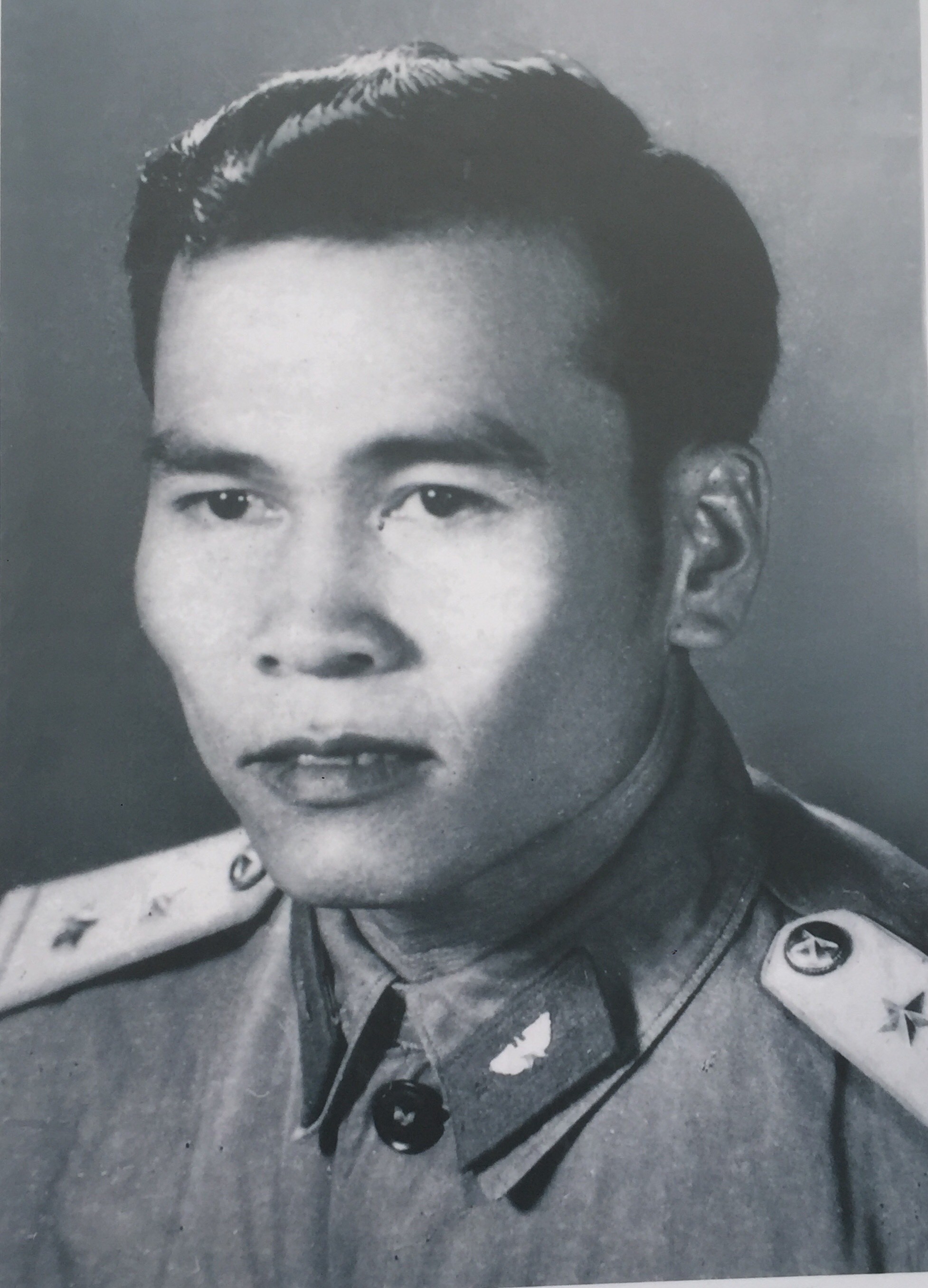 7 tấm ảnh tư liệu về Anh hùng phi công “huyền thoại số 7” - Ảnh 4.