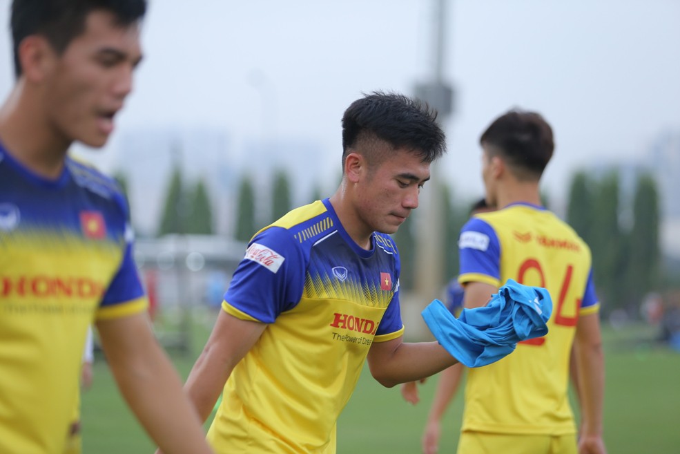 Cận cảnh buổi tập nhẹ nh&agrave;ng, vui vẻ của Đội tuyển U23 Việt Nam - Ảnh 11.