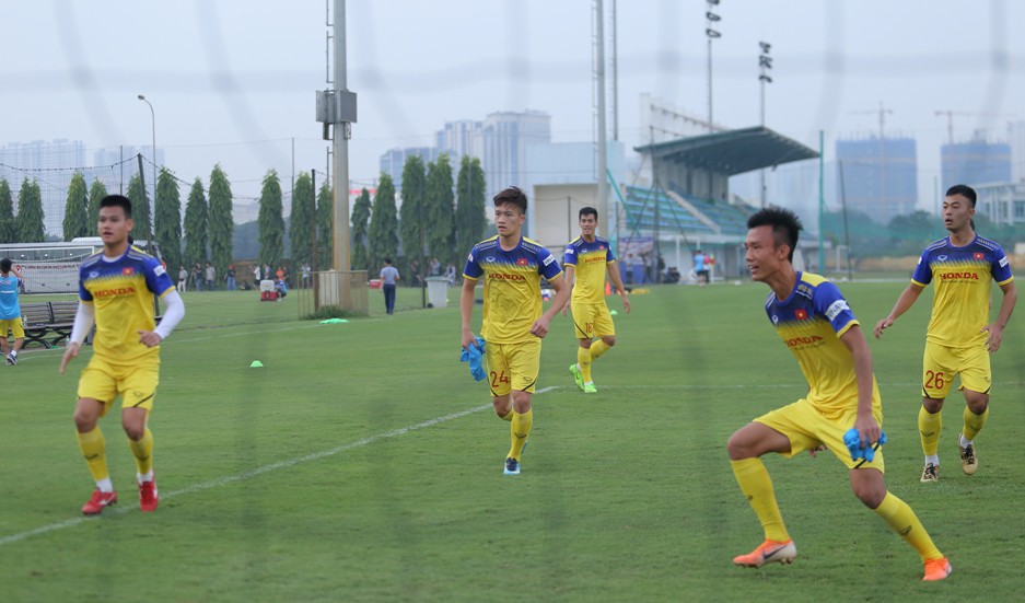 Cận cảnh buổi tập nhẹ nh&agrave;ng, vui vẻ của Đội tuyển U23 Việt Nam - Ảnh 12.