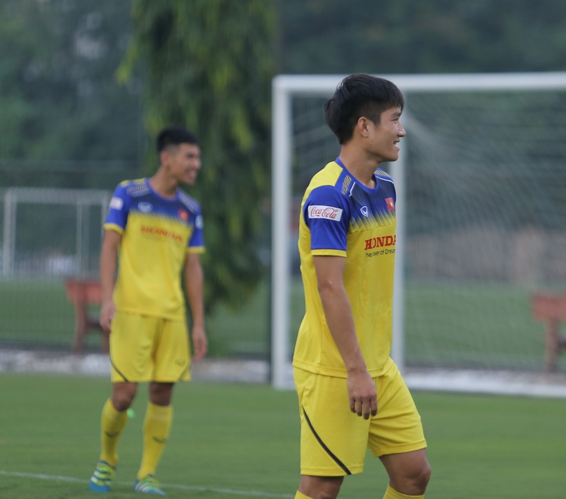 Cận cảnh buổi tập nhẹ nh&agrave;ng, vui vẻ của Đội tuyển U23 Việt Nam - Ảnh 15.