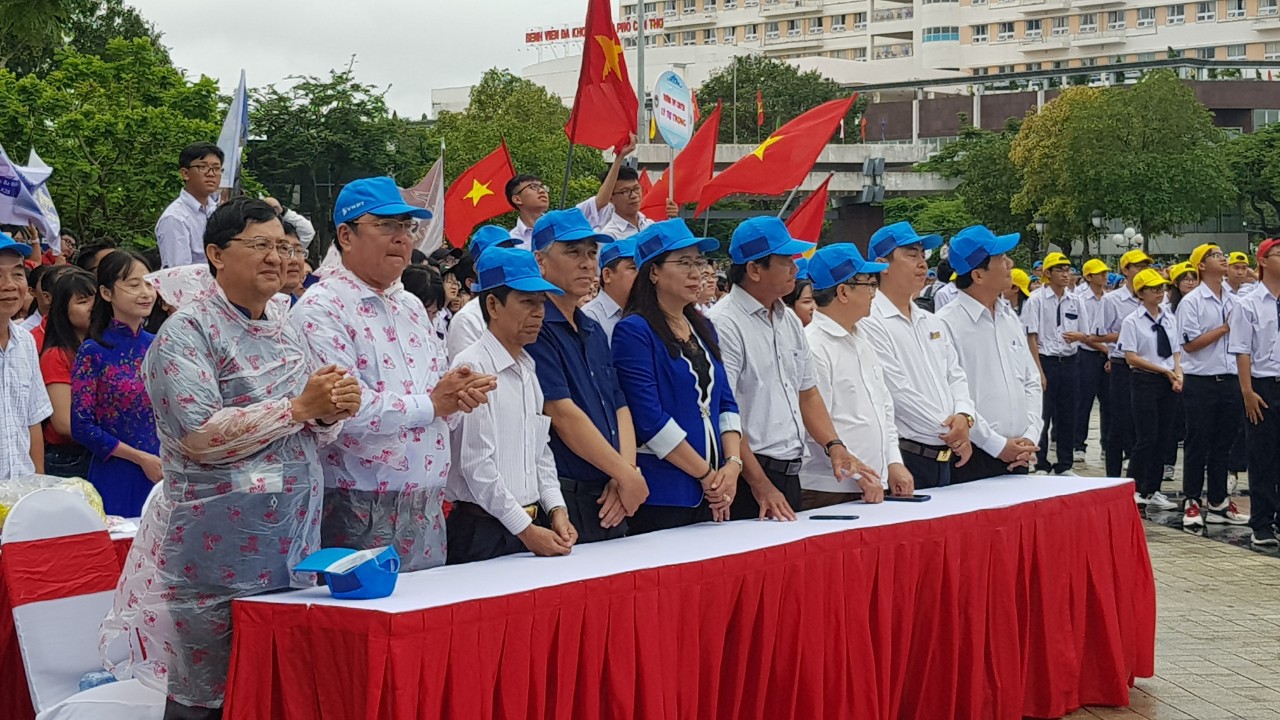 Cần Thơ th&ocirc;ng tin vụ Gi&aacute;m đốc Sở GD-ĐT kh&ocirc;ng quan t&acirc;m th&iacute; sinh Đường l&ecirc;n đỉnh Olympia - Ảnh 2.