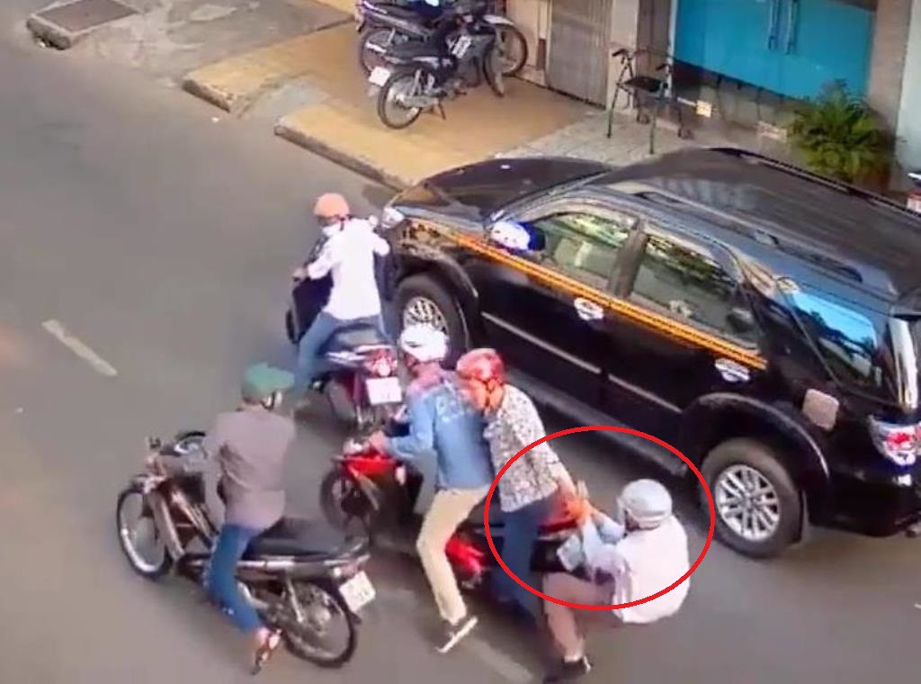 Bắt gọn nhóm dàn cảnh tai nạn giao thông để trộm tiền