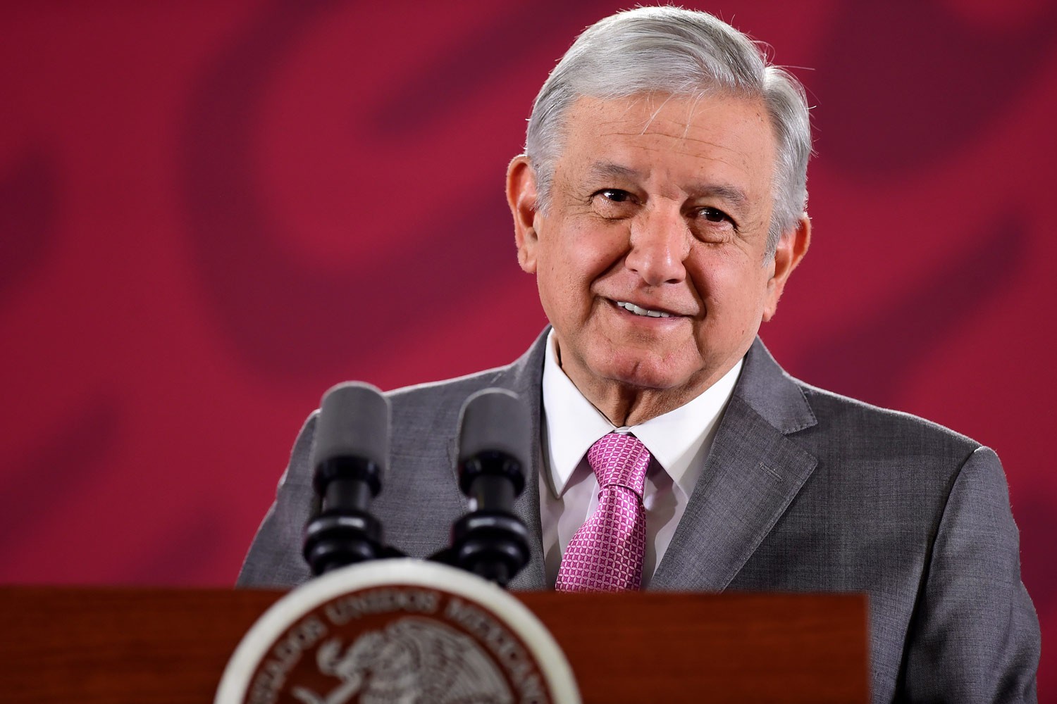 Tổng thống Mexico "gạ bán" chuyên cơ cho ông Trump