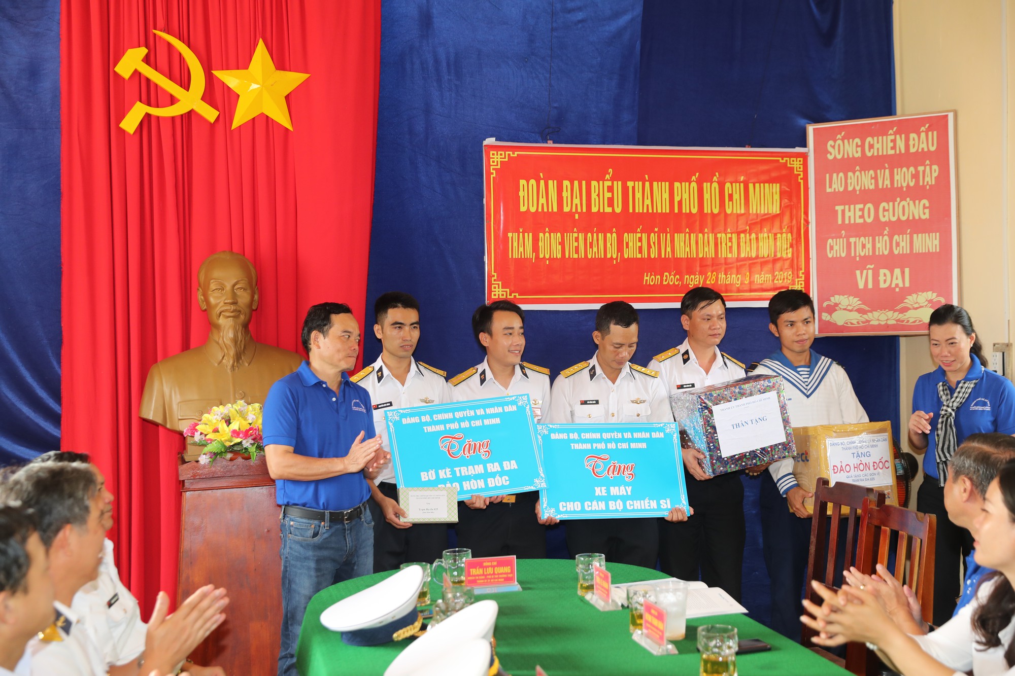 TP HCM lu&ocirc;n l&agrave; hậu phương vững chắc cho V&ugrave;ng 5 Hải qu&acirc;n - Ảnh 1.