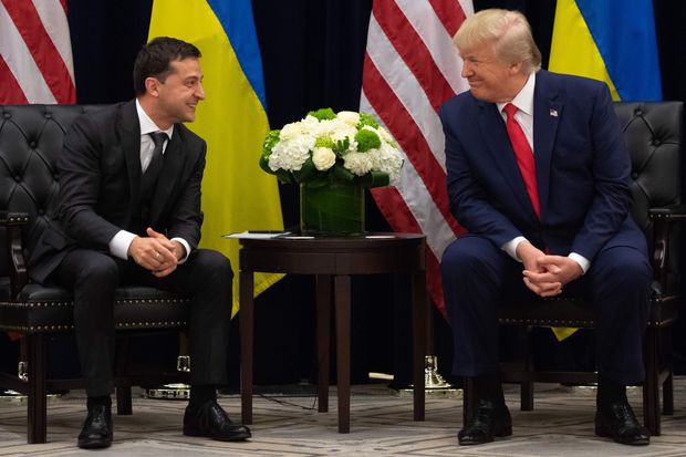 Gần 300 chính khách Mỹ ủng hộ luận tội Tổng thống Trump - Ảnh 1.
