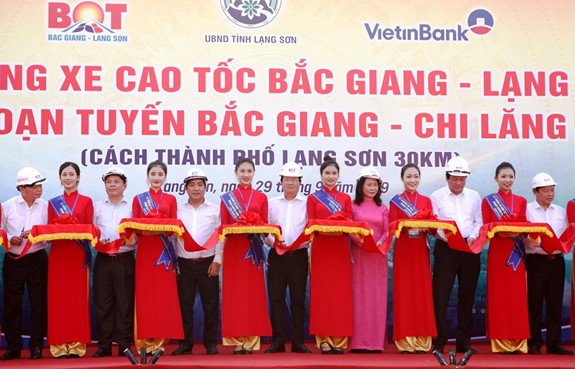 Th&ocirc;ng xe cao tốc Bắc Giang - Lạng Sơn, r&uacute;t ngắn thời gian chạy xe H&agrave; Nội - Lạng Sơn 1,5 giờ - Ảnh 1.