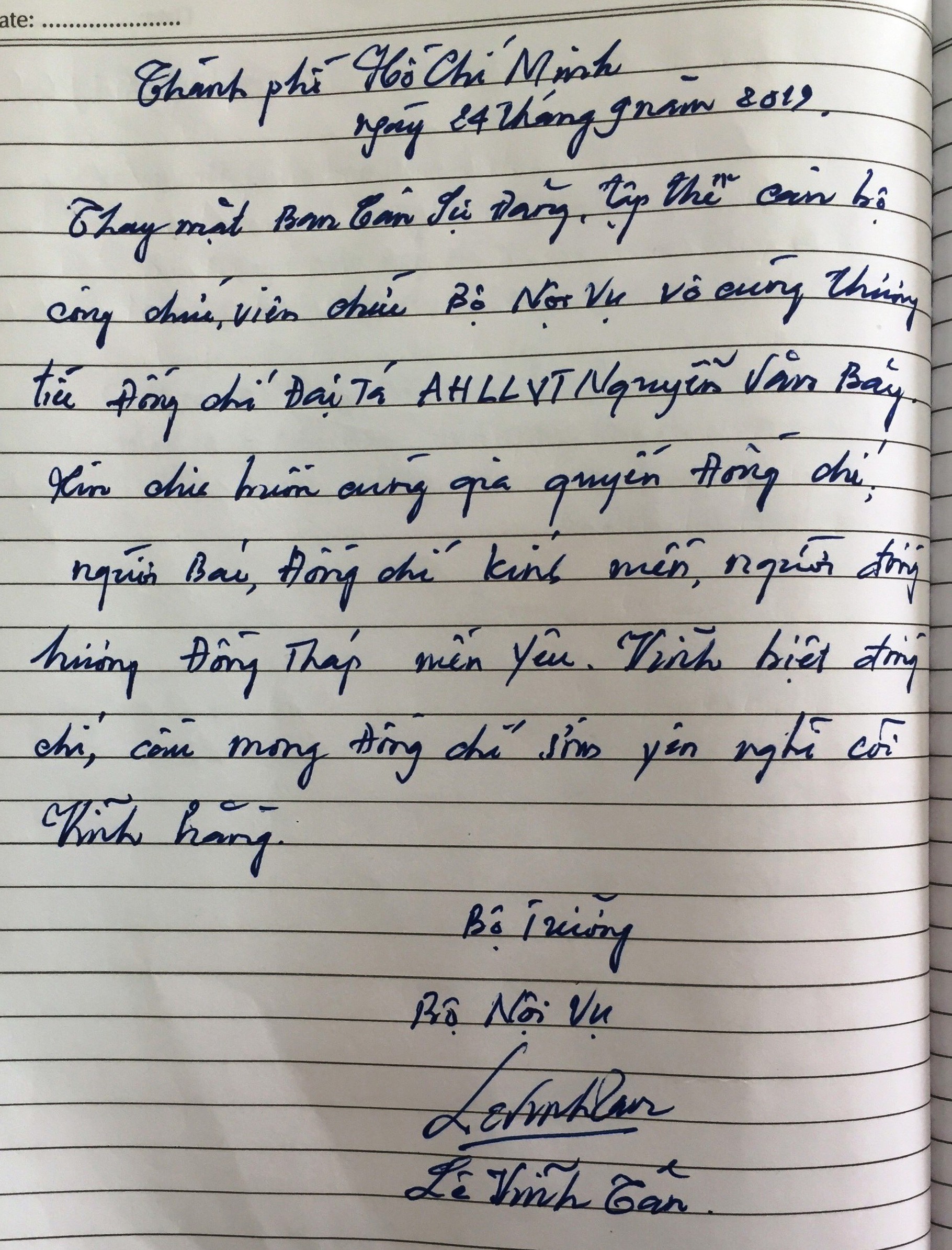 Xúc động những dòng chữ trong sổ tang Anh hùng phi công - Đại tá Nguyễn Văn Bảy - Ảnh 3.