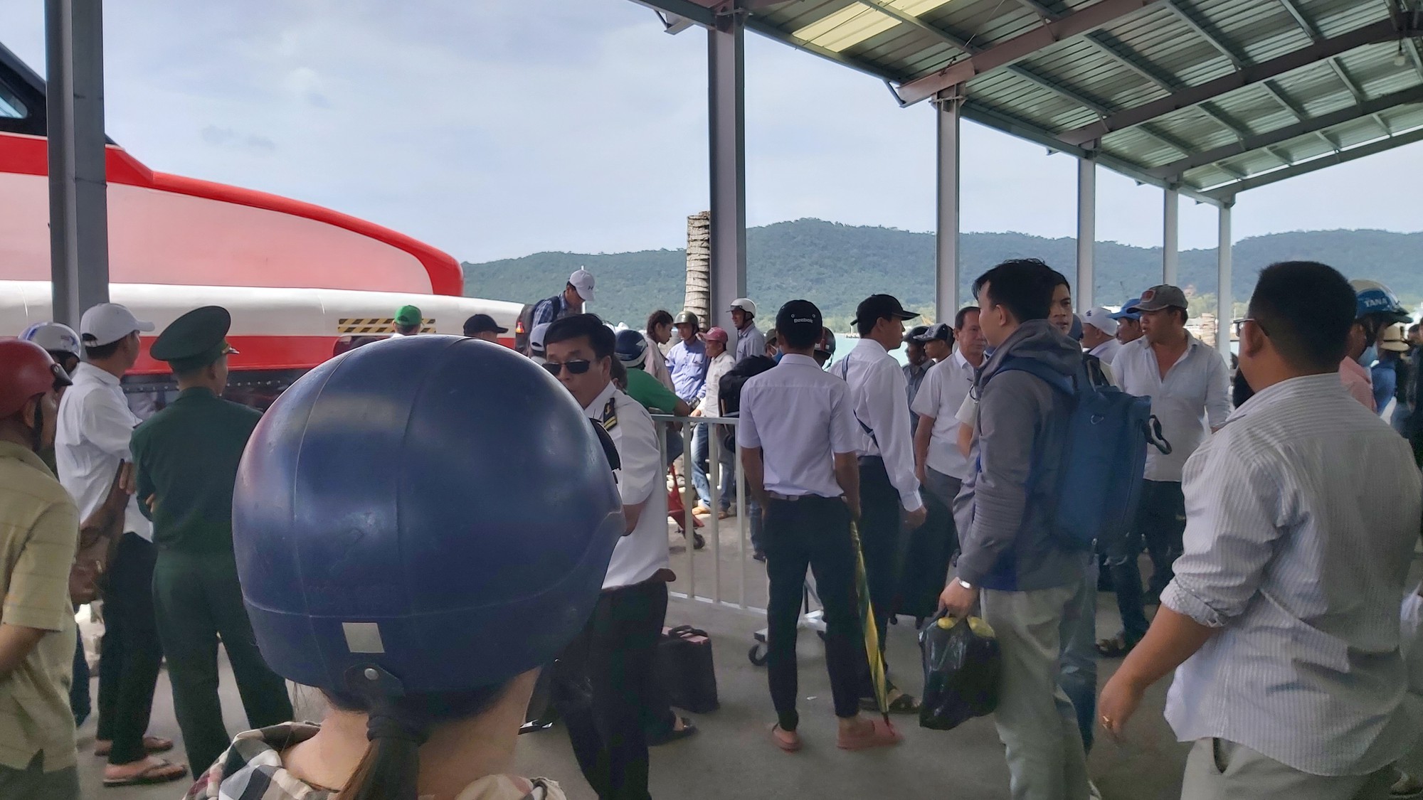 Ảnh hưởng mưa b&atilde;o, t&agrave;u cao tốc ở Ph&uacute; Quốc tiếp tục tạm ngưng hoạt động - Ảnh 2.