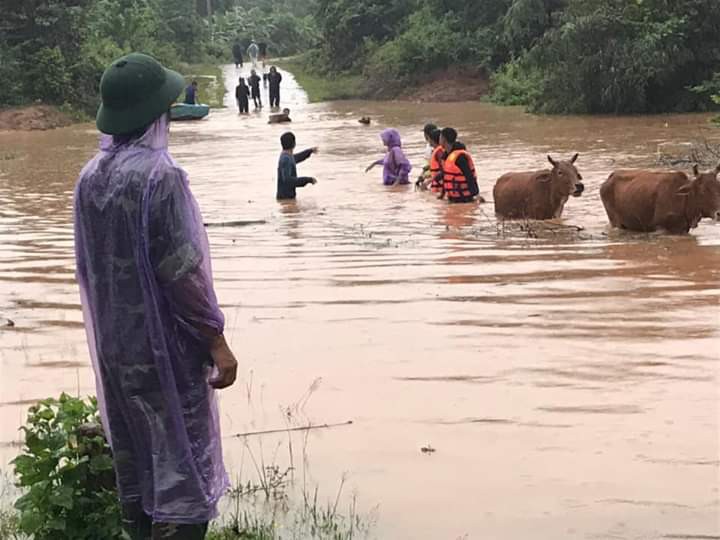 Quảng Trị: Mưa lớn khiến nhiều vùng bị nước dâng chia cắt