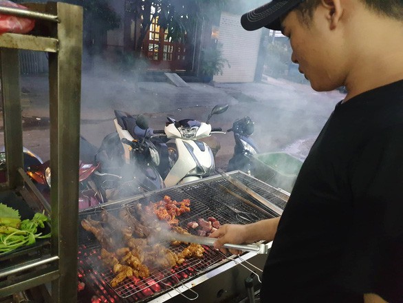 Rủ nhau đi ăn dê - Ảnh 1.