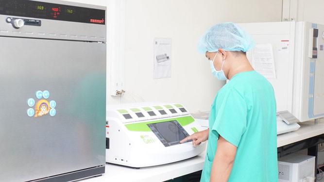 Ứng dụng công nghệ mới trong hỗ trợ sinh sản hiếm muộn