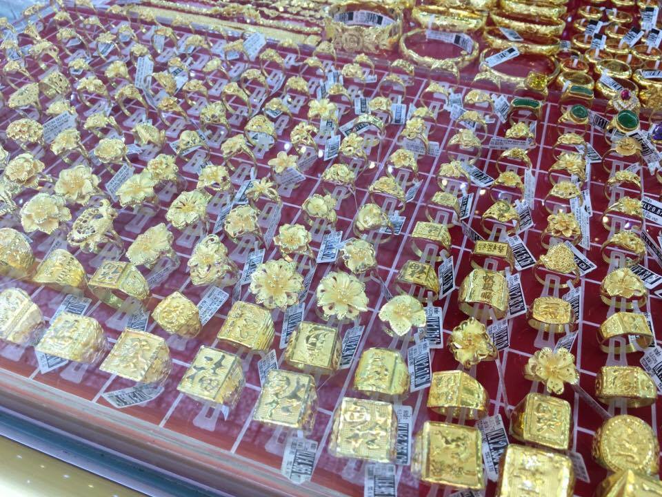 Giá vàng SJC "bốc hơi" gần nửa triệu đồng/lượng