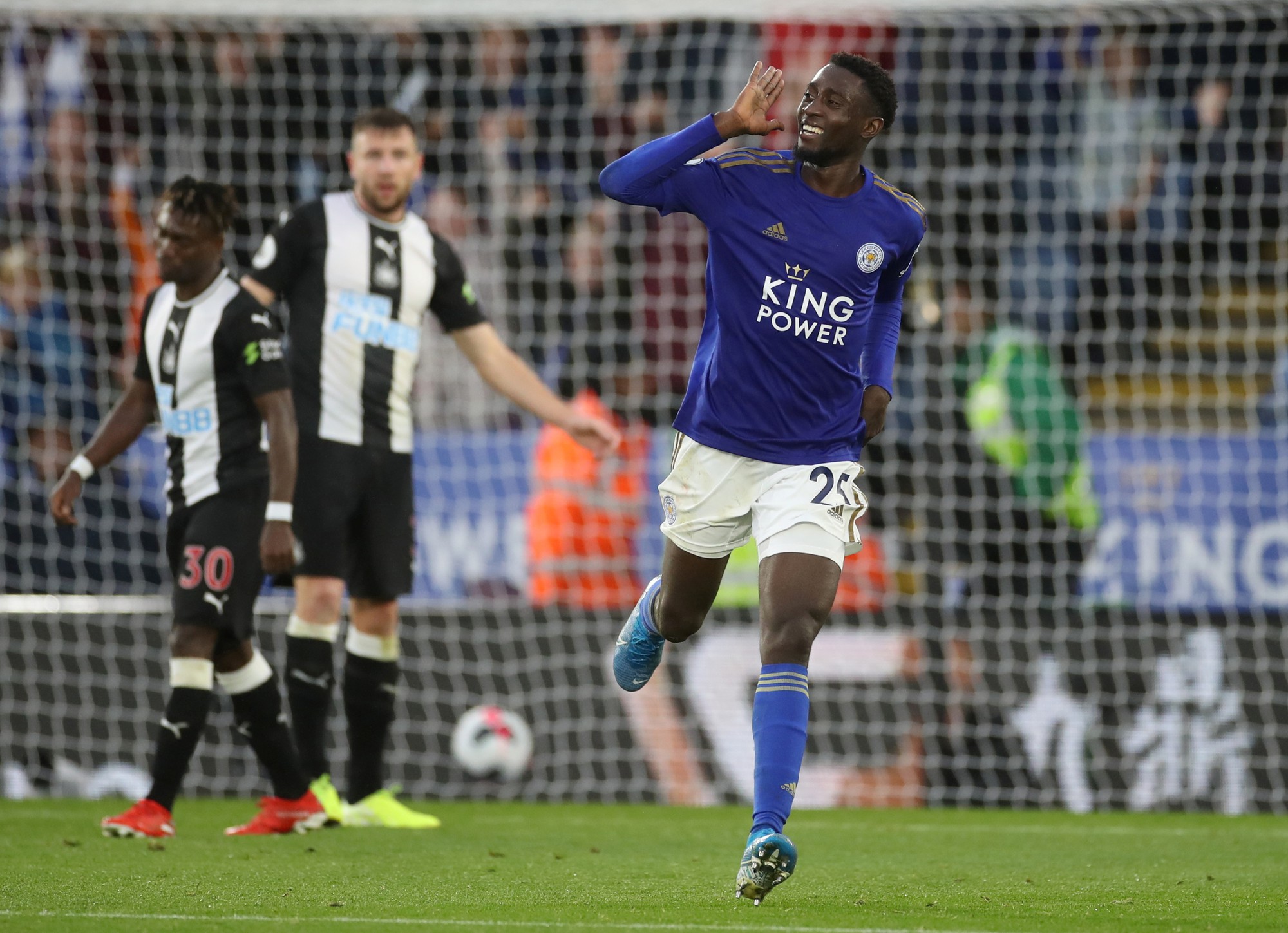 Hiện tượng t&aacute;i xuất, Leicester đại thắng tại King Power - Ảnh 6.