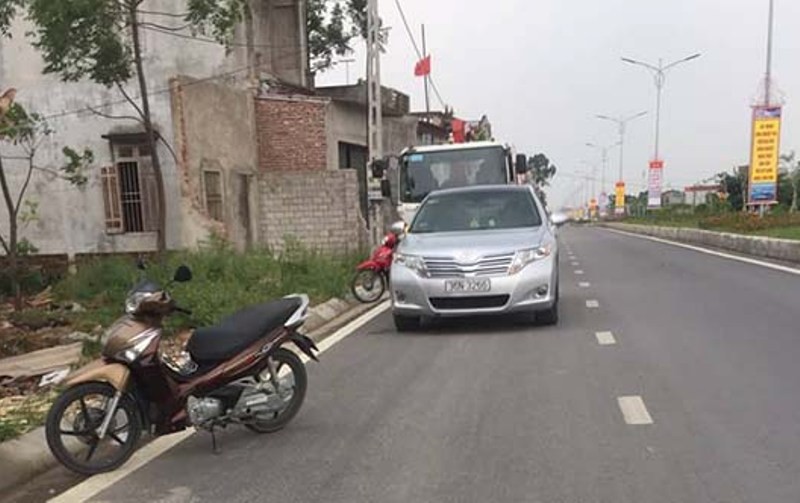 Giám đốc doanh nghiệp dí súng vào đầu thanh niên bị phạt 4 triệu đồng - Ảnh 2.