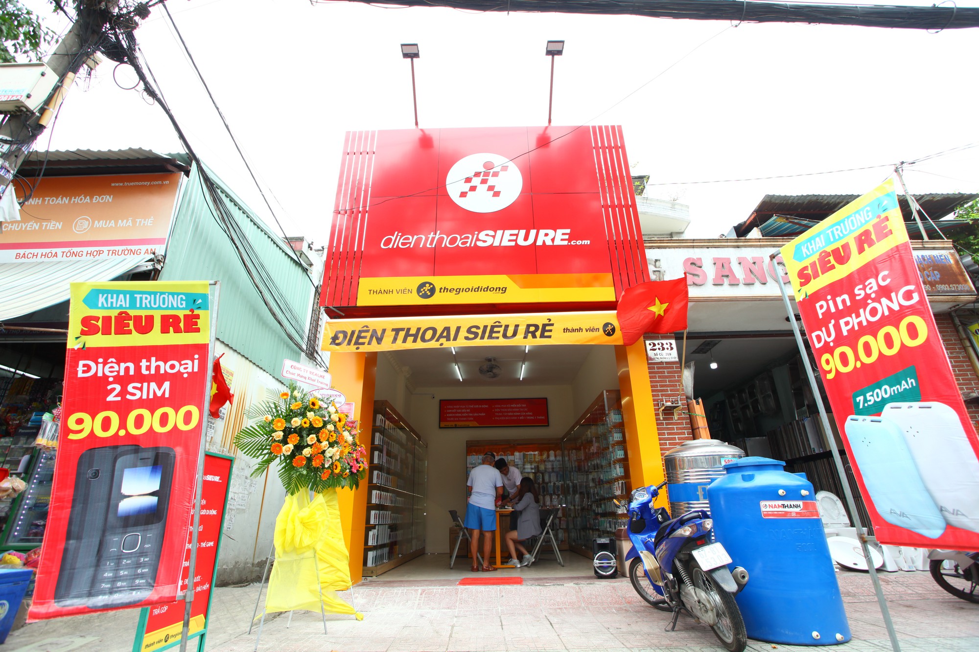 Cạnh tranh tốt, Thế Giới Di Động mở thêm loạt shop Điện Thoại Siêu Rẻ