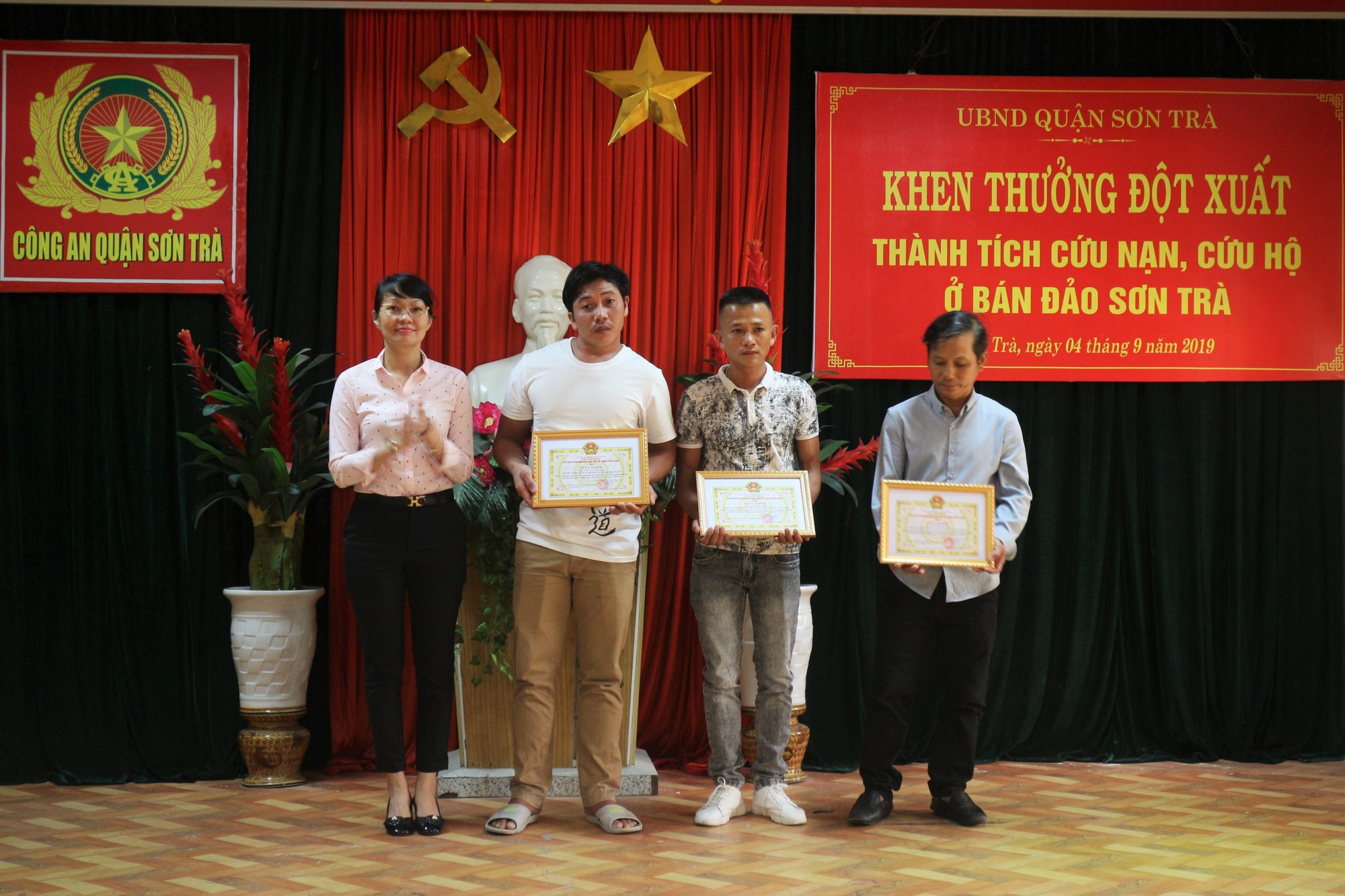 Truy tặng giấy khen cho công dân tử vong khi cứu 4 người bị lạc tại Sơn Trà