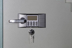 Nghỉ lễ 2-9 xong, UBND thị trấn phát hiện két sắt "không cánh mà bay"