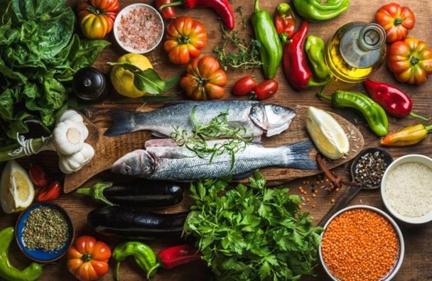 Chế độ giảm cân khắt khe của các nàng hậu Việt - Ảnh 3.