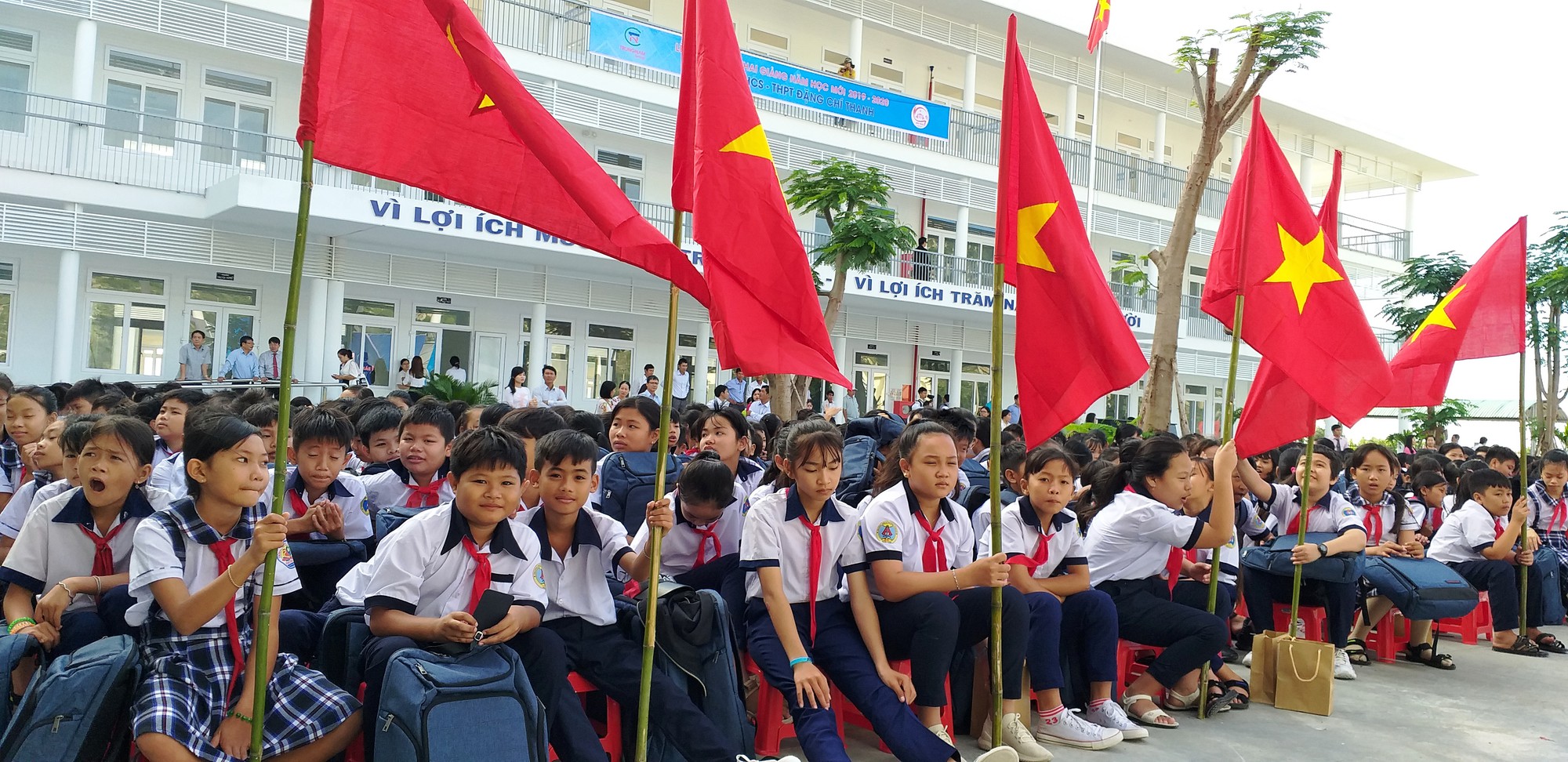 Trungnam Group bàn giao ngôi trường 45 tỉ đồng cho Ninh Thuận trong ngày khai giảng