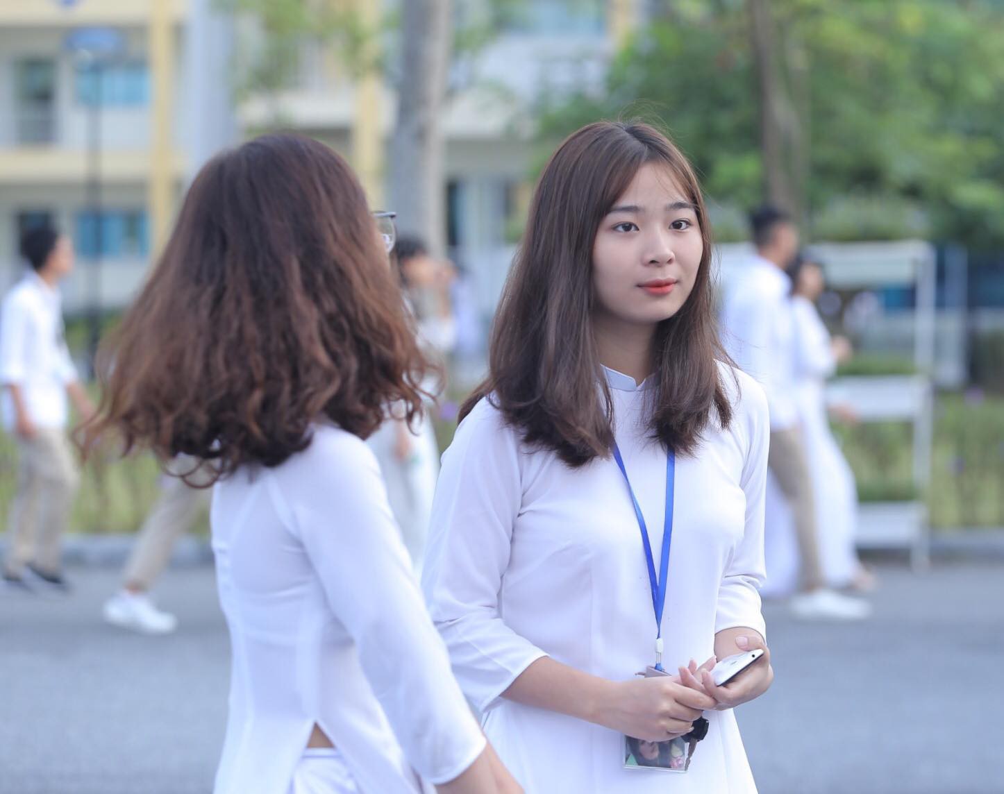 Nữ sinh rạng ngời trong t&agrave; &aacute;o d&agrave;i trắng tinh kh&ocirc;i ng&agrave;y khai giảng - Ảnh 6.