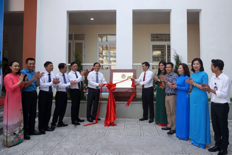 Hà Nội: Gắn biển công trình kỷ niệm Quốc khánh 2-9