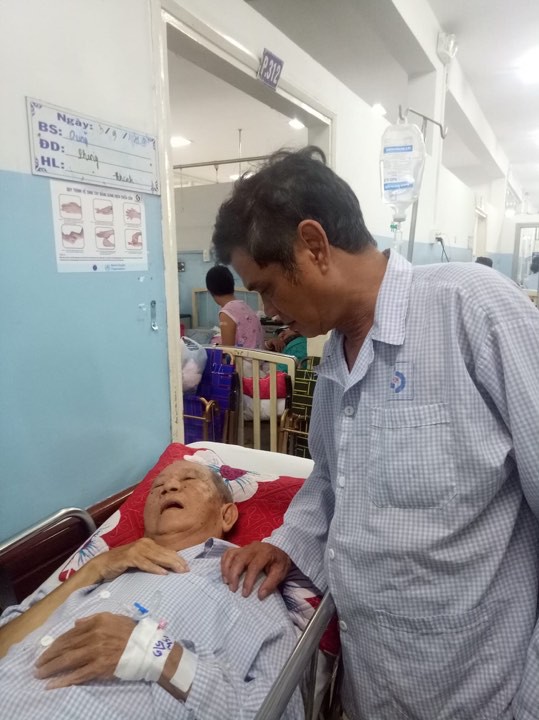 Nghệ sĩ Mạc Can nhập viện cấp cứu