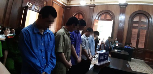 Hố sâu lầm lỗi