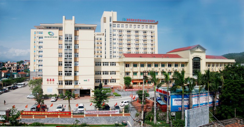 Nữ nhân viên làm giả giấy tờ chiếm đoạt hơn 2 tỉ đồng của 4 cán bộ bệnh viện