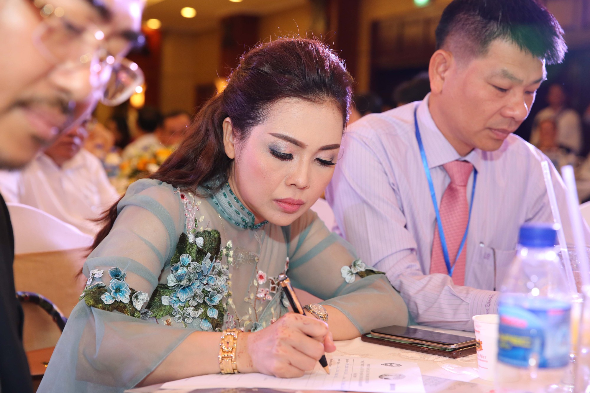 Tri ân những tấm lòng vàng