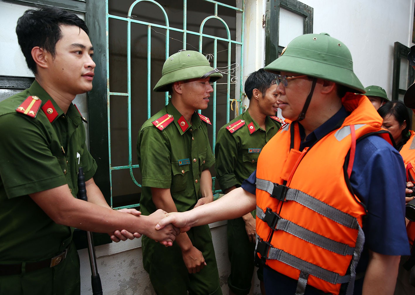 Xuất cấp gạo hỗ trợ dân Quảng Bình, Hà Tĩnh