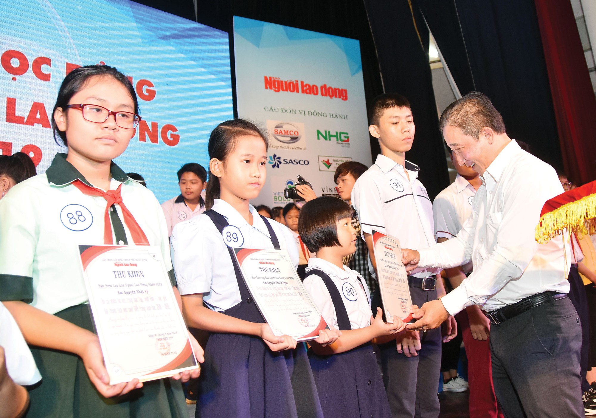 Chắp cánh tương lai