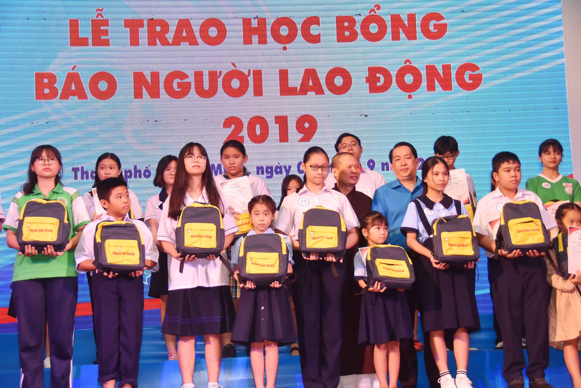 Chắp c&aacute;nh tương lai - Ảnh 2.