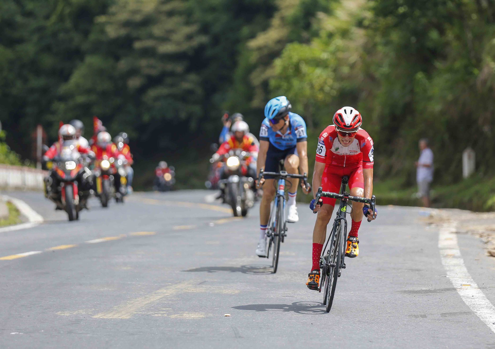 &Aacute;o v&agrave;ng lại đổi chủ sau chặng 7 Giải Xe đạp quốc tế VTV Cup 2019 - Ảnh 3.
