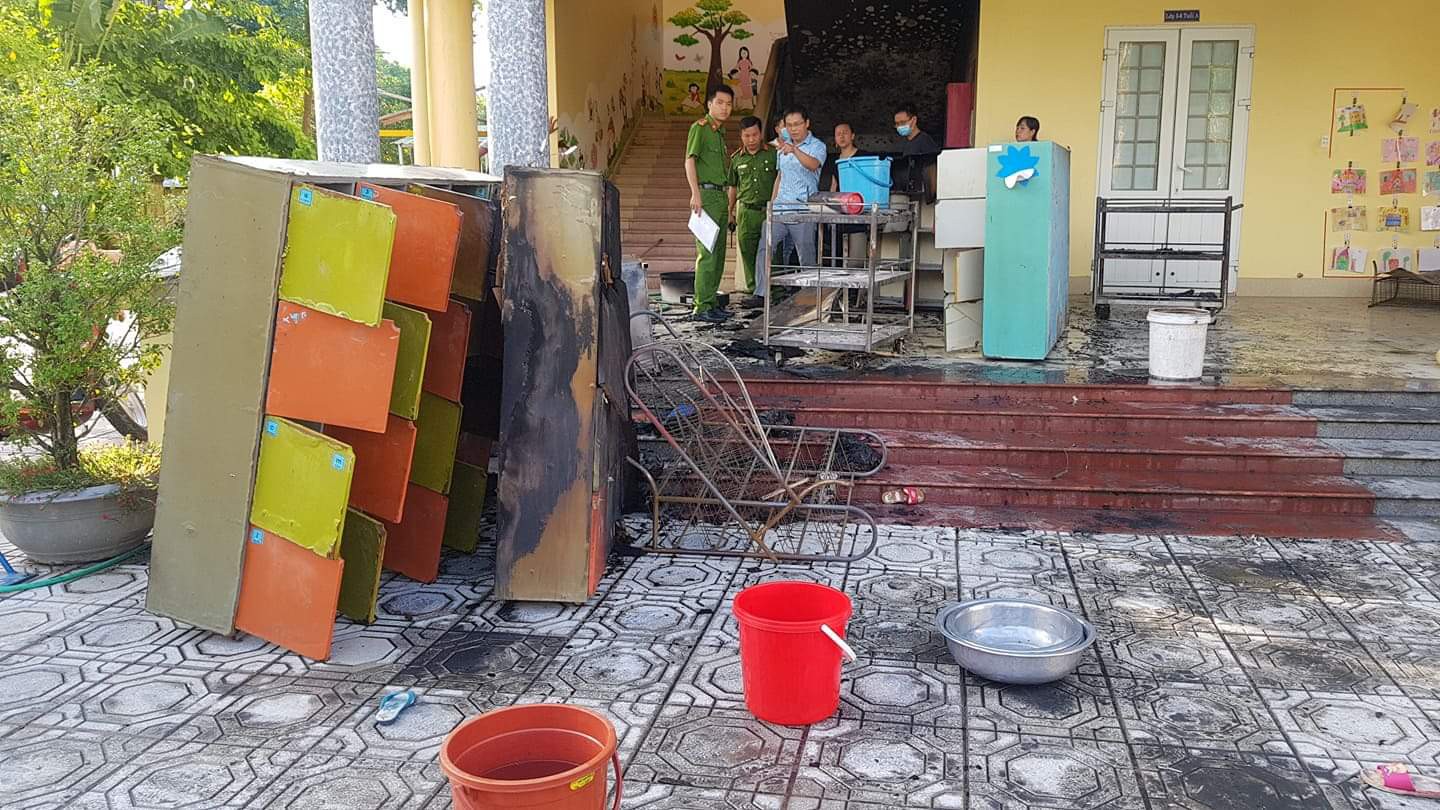 Cháy ở trường mầm non, cô giáo đưa hơn 100 học sinh tháo chạy