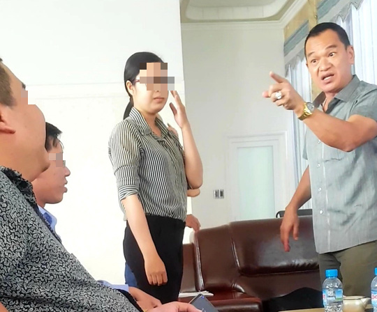 Một phóng viên bị chủ doanh nghiệp bánh pía nổi tiếng ở Sóc Trăng đe dọa
