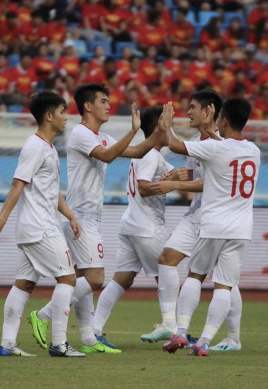U22 Việt Nam thắng dễ U22 Trung Quốc 2-0 - Ảnh 1.