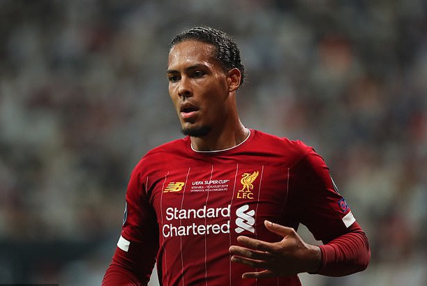 Van Dijk được Liverpool tăng lương kịch trần, mơ "Quả bóng vàng"