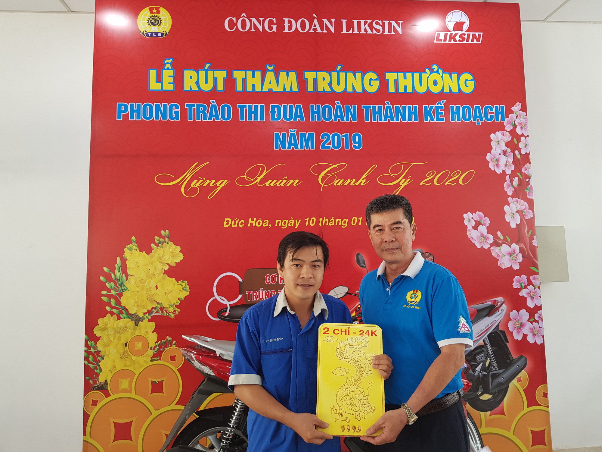 Liksin thưởng vàng cho lao động xuất sắc