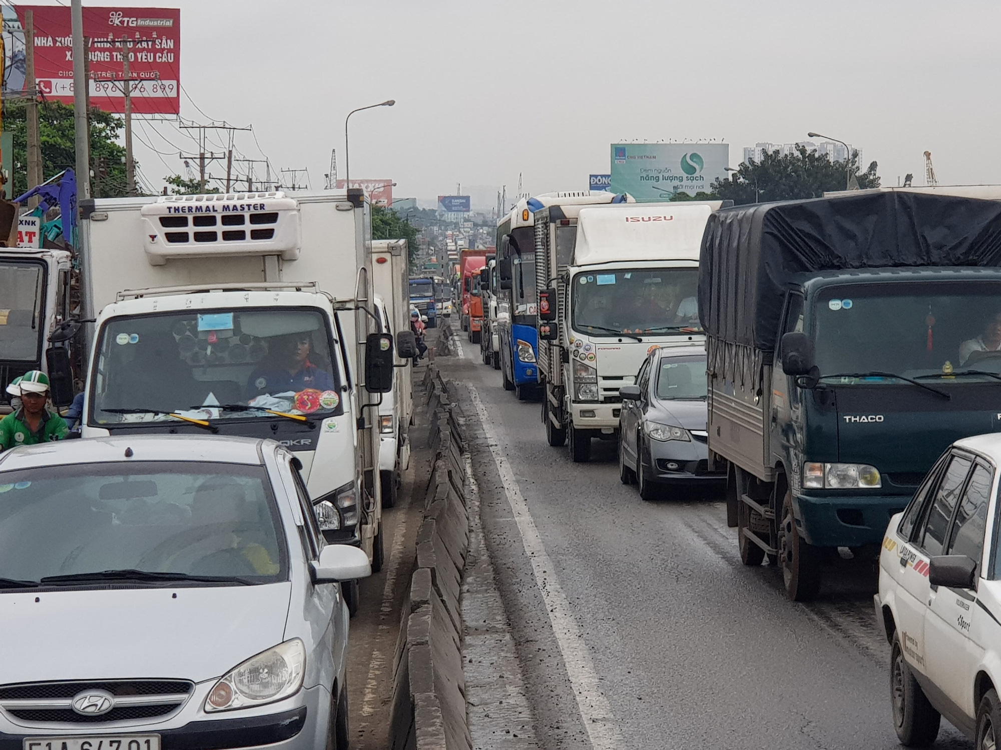 TP HCM cấm xe chở hàng vào ban ngày: Quyết tâm ắt sẽ làm được!