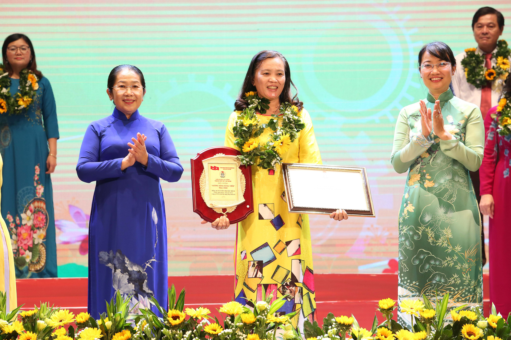 Tuyên dương 90 đảng viên là cán bộ Công đoàn cơ sở