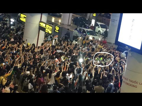 "Fan" Việt chen lấn, xô đẩy sao Hàn bị lên báo ngoại
